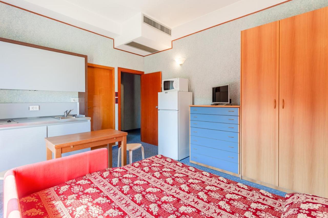 Residence & Suites Белларія-Іджеа-Марина Екстер'єр фото