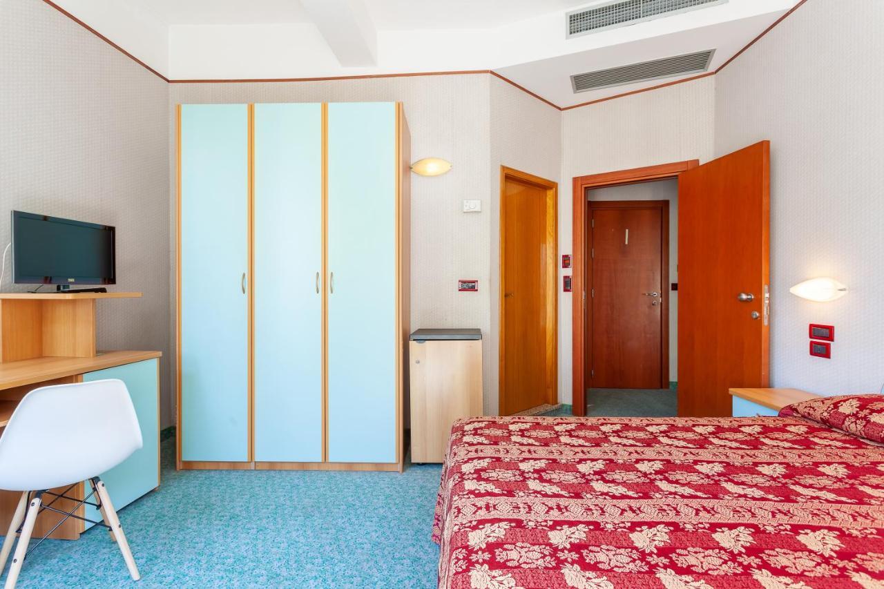 Residence & Suites Белларія-Іджеа-Марина Екстер'єр фото