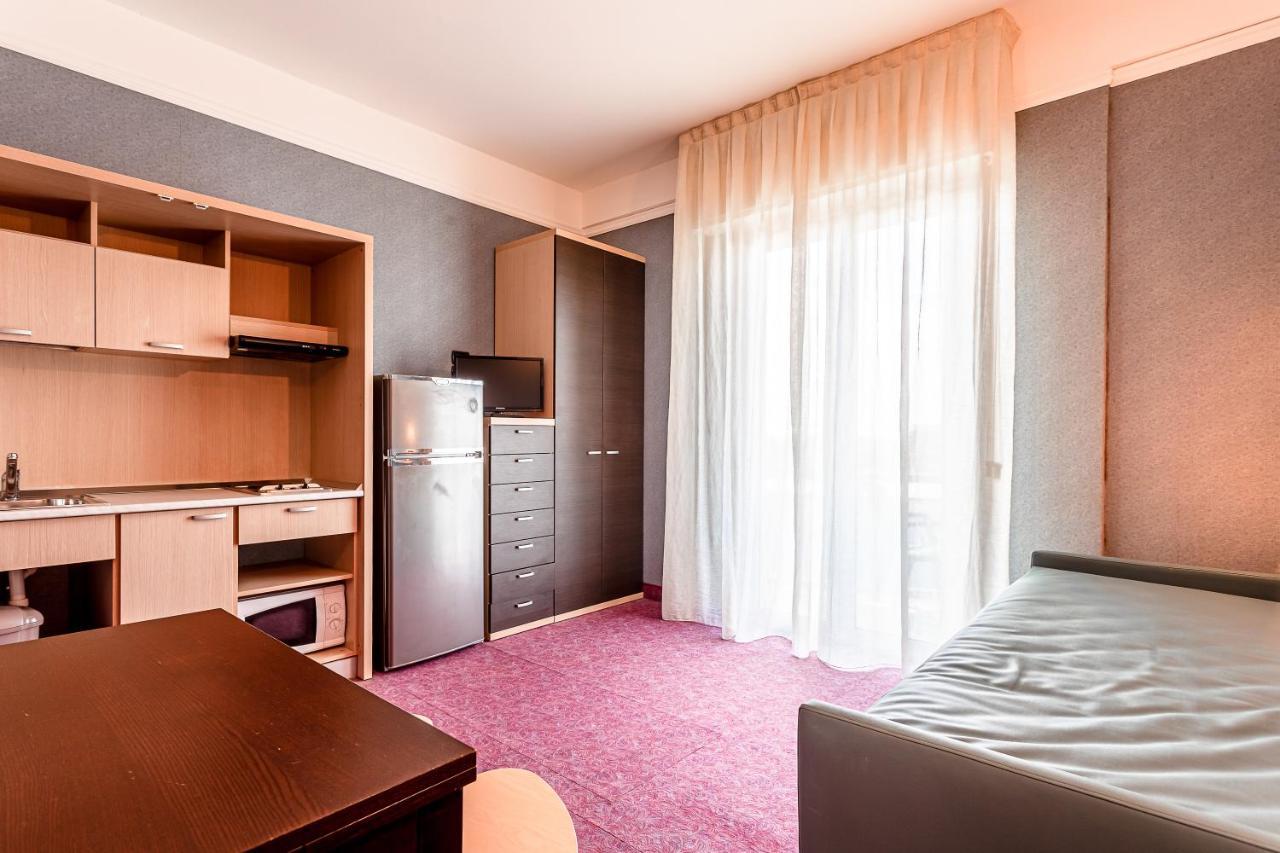 Residence & Suites Белларія-Іджеа-Марина Екстер'єр фото
